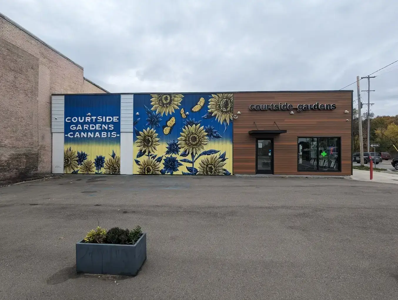 Gardens Dispensary Saginaw Courtside Store Exterior